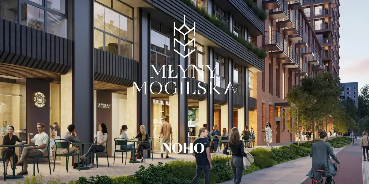 Nowoczesna architektura osiedla Młyny Mogilska. Ludzie relaksują się przy stolikach kawiarni na zewnątrz.